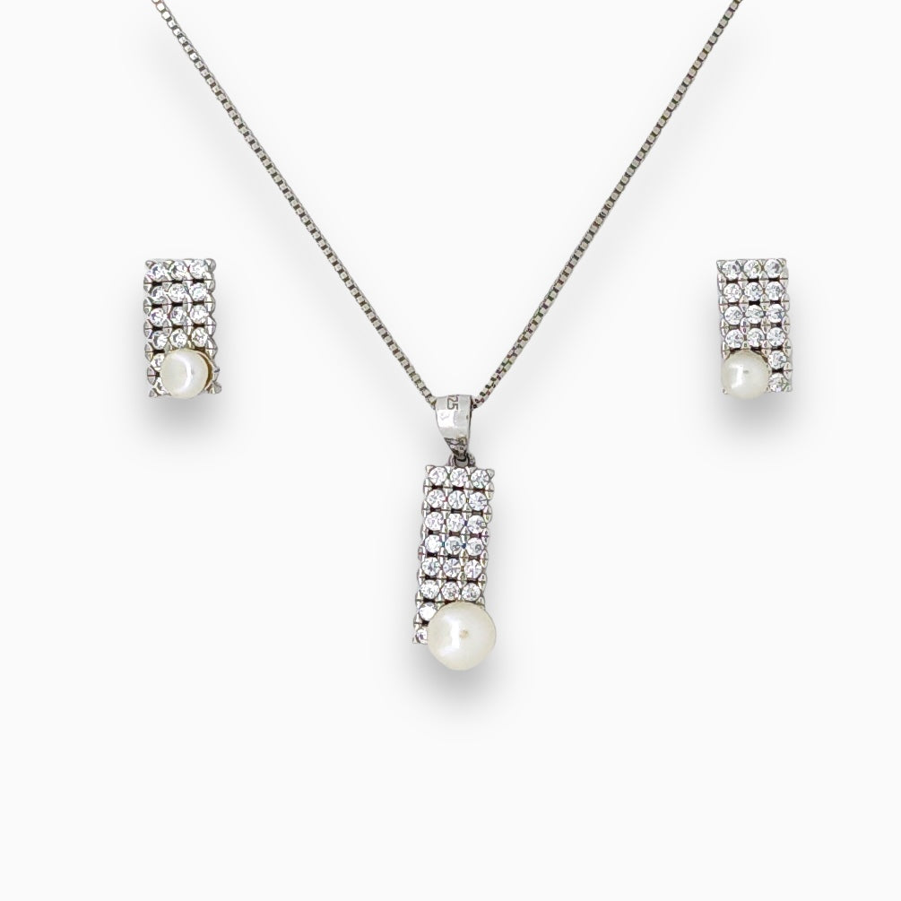 Pearl Pendant with matching earring set