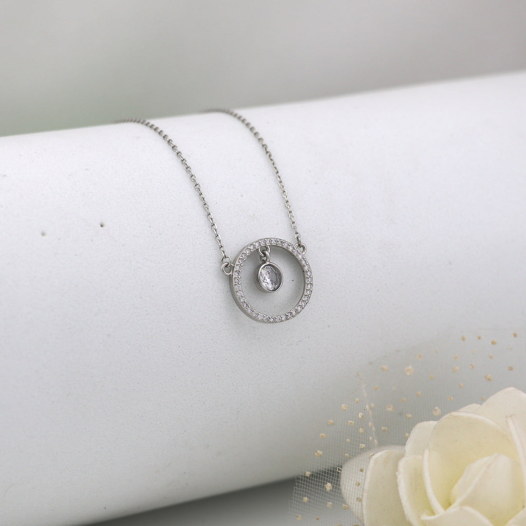 Solitaire in Circle Pendant chain Silver Necklace