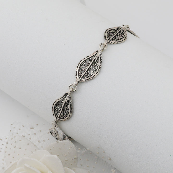 Join by leaf Ladies oxidized Silver bracelet