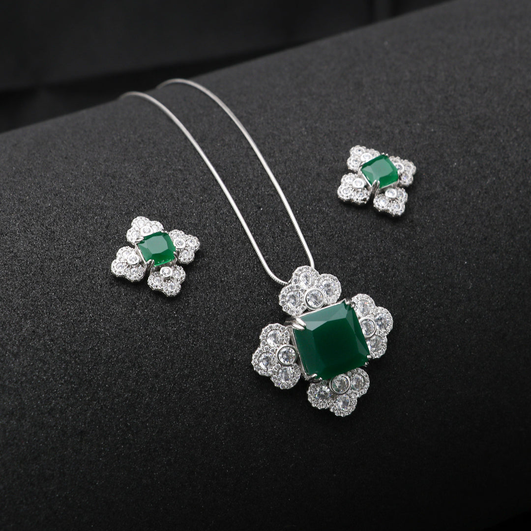 4 petals with green bud pendant with matching earring set