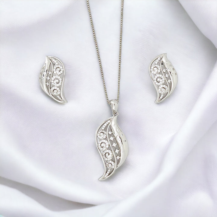 designer silver pendant with earring set