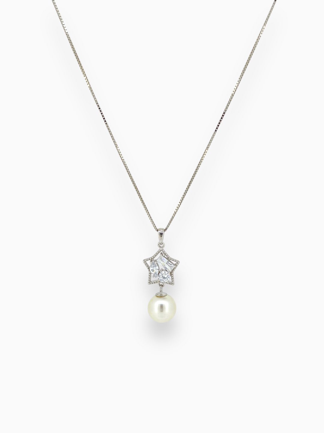 925 silver pendant with chain - "Style, simplicity, and sophistication – all in one stunning silver pendant with pearl"