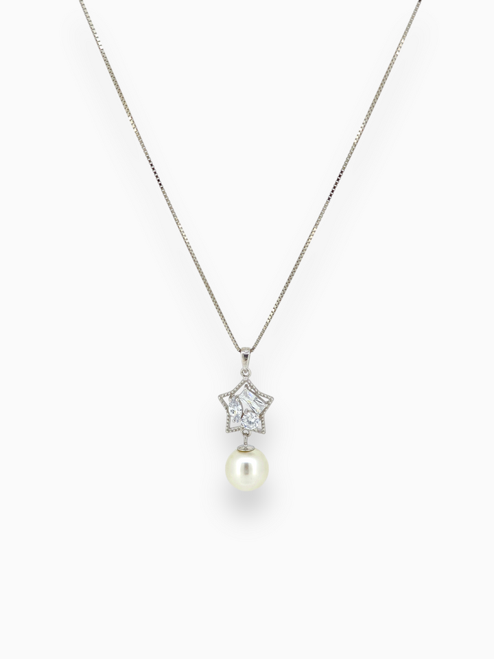 925 silver pendant with chain - "Style, simplicity, and sophistication – all in one stunning silver pendant with pearl"