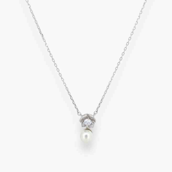 925 silver pendant with chain - "Style, simplicity, and sophistication – all in one stunning silver pendant with pearl"