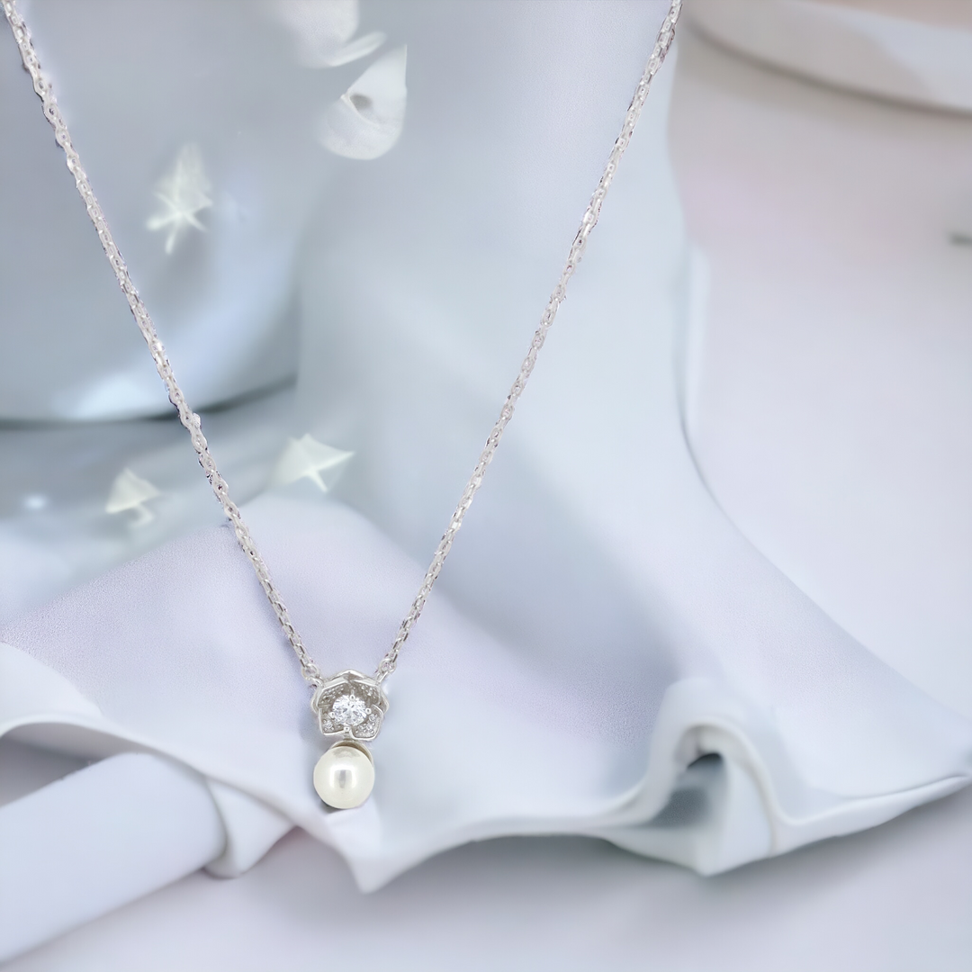 925 silver pendant with chain - "Style, simplicity, and sophistication – all in one stunning silver pendant with pearl"