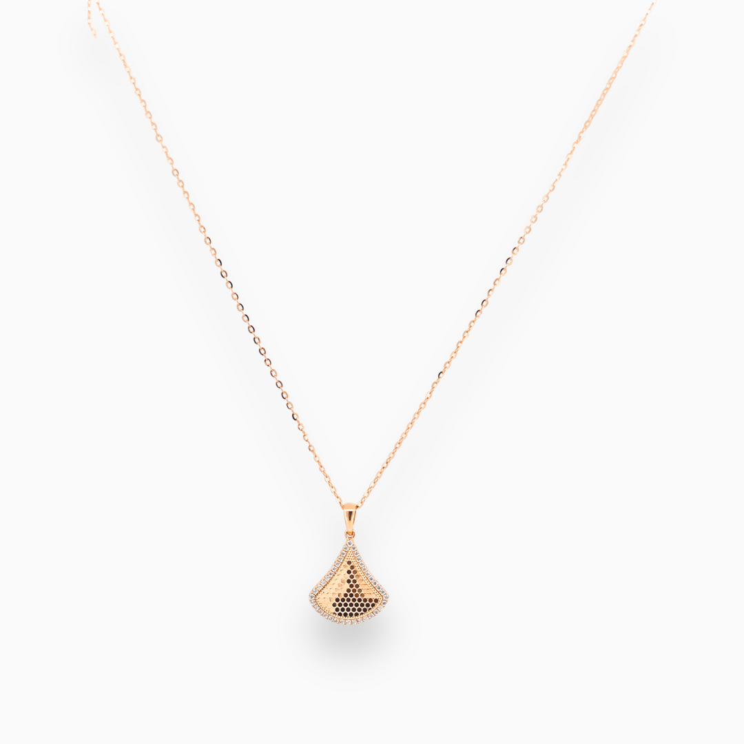 925 silver pendant with chain - "Where luxury meets simplicity – this pendant is designed for those who love subtle elegance.