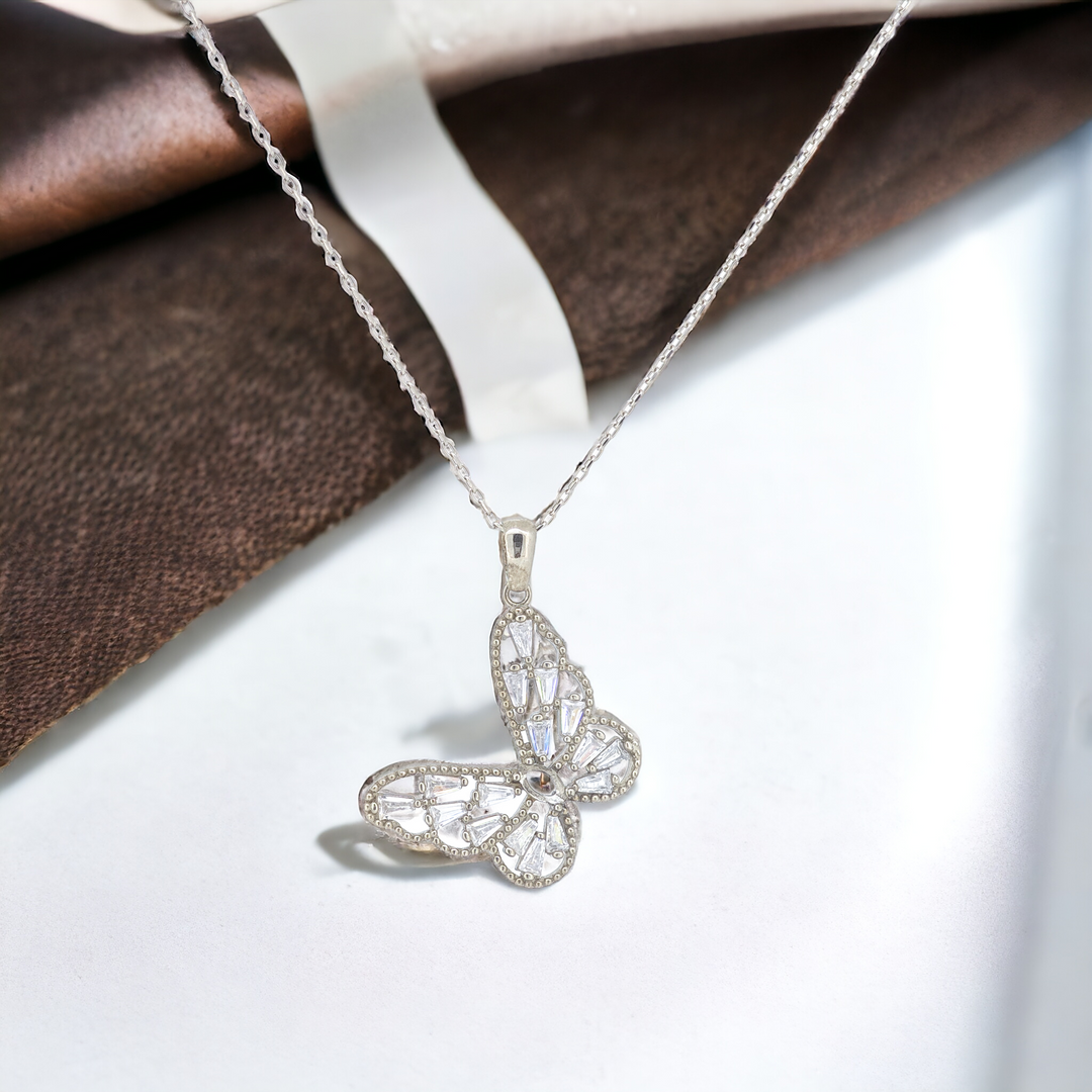 925 silver pendant with chain - Make every moment sparkle with this elegant butterfly pendant – crafted to perfection.