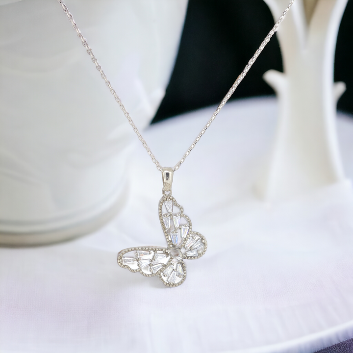 925 silver pendant with chain - Make every moment sparkle with this elegant butterfly pendant – crafted to perfection.