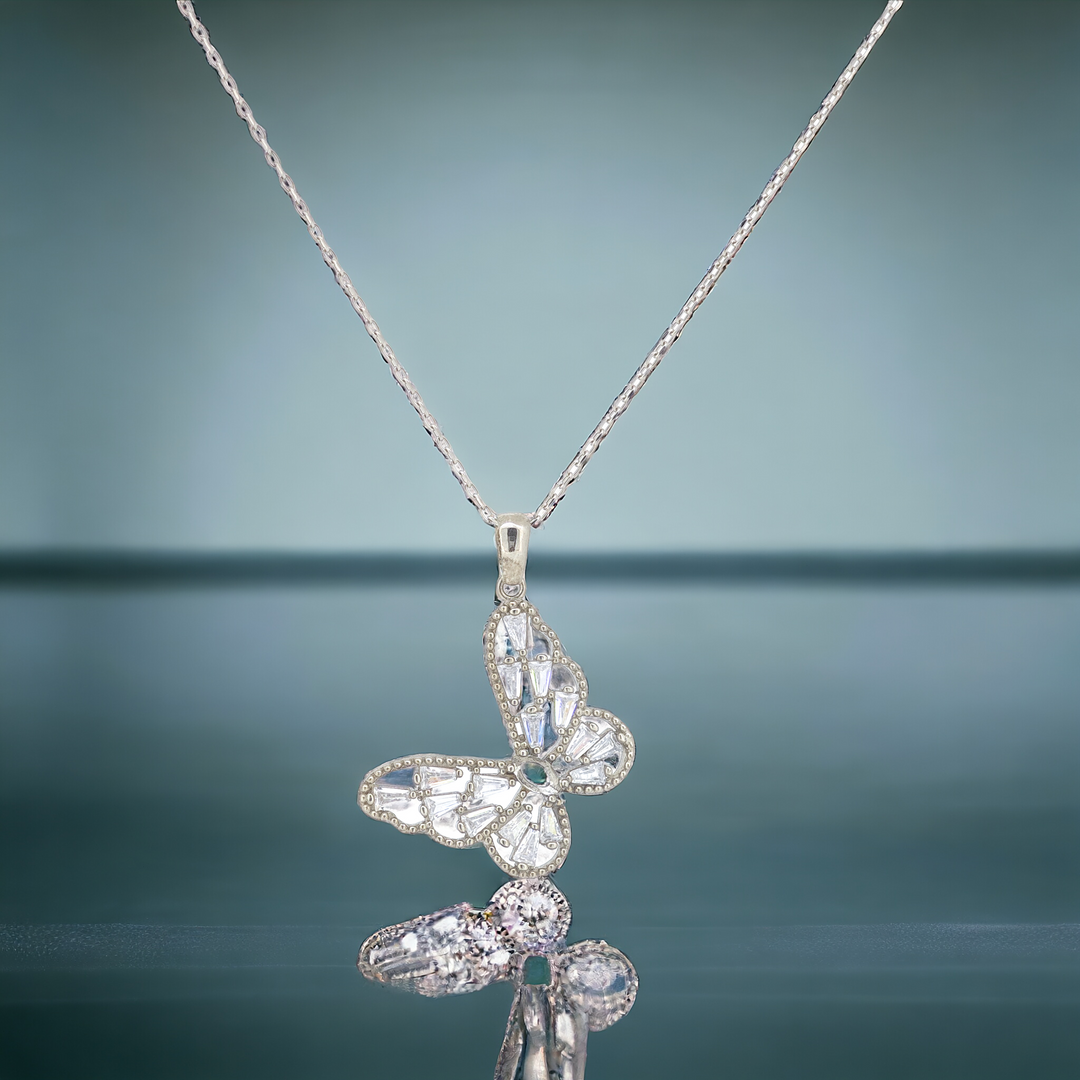 925 silver pendant with chain - Make every moment sparkle with this elegant butterfly pendant – crafted to perfection.