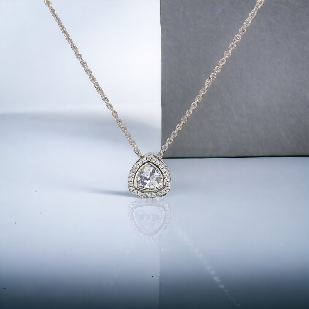 925 silver pendant with chain - "A timeless pendant for every occasion. Wear it alone or layer it up!"