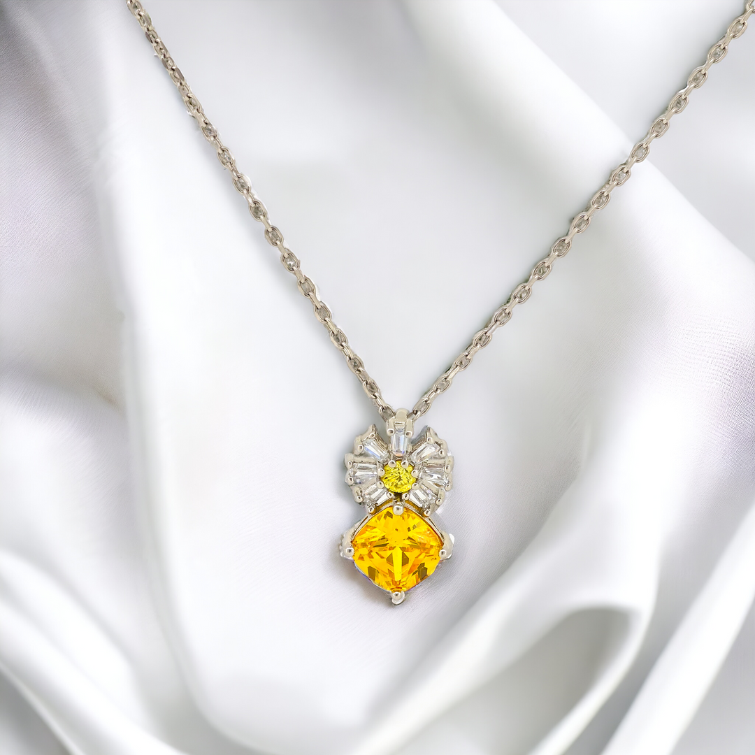 925 silver pendant with chain - Elegance Redefined – Our silver pendant with bright yellow stone brings timeless charm to your look.