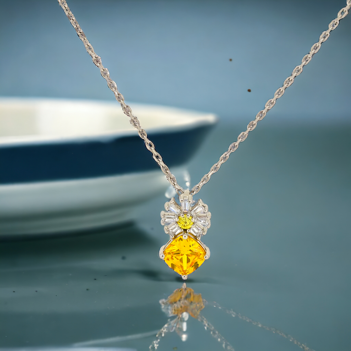 925 silver pendant with chain - Elegance Redefined – Our silver pendant with bright yellow stone brings timeless charm to your look.