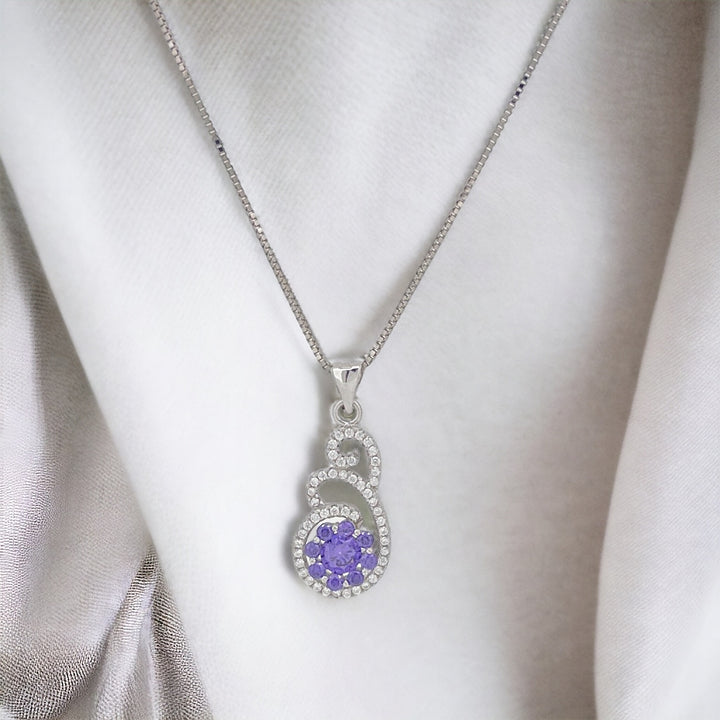 925 silver pendant with chain - Elegance Redefined – Our silver pendant with purple stone brings timeless charm to your look.