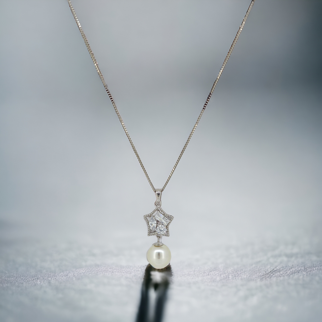 925 silver pendant with chain - "Style, simplicity, and sophistication – all in one stunning silver pendant with pearl"