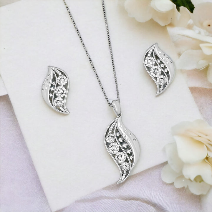 designer silver pendant with earring set